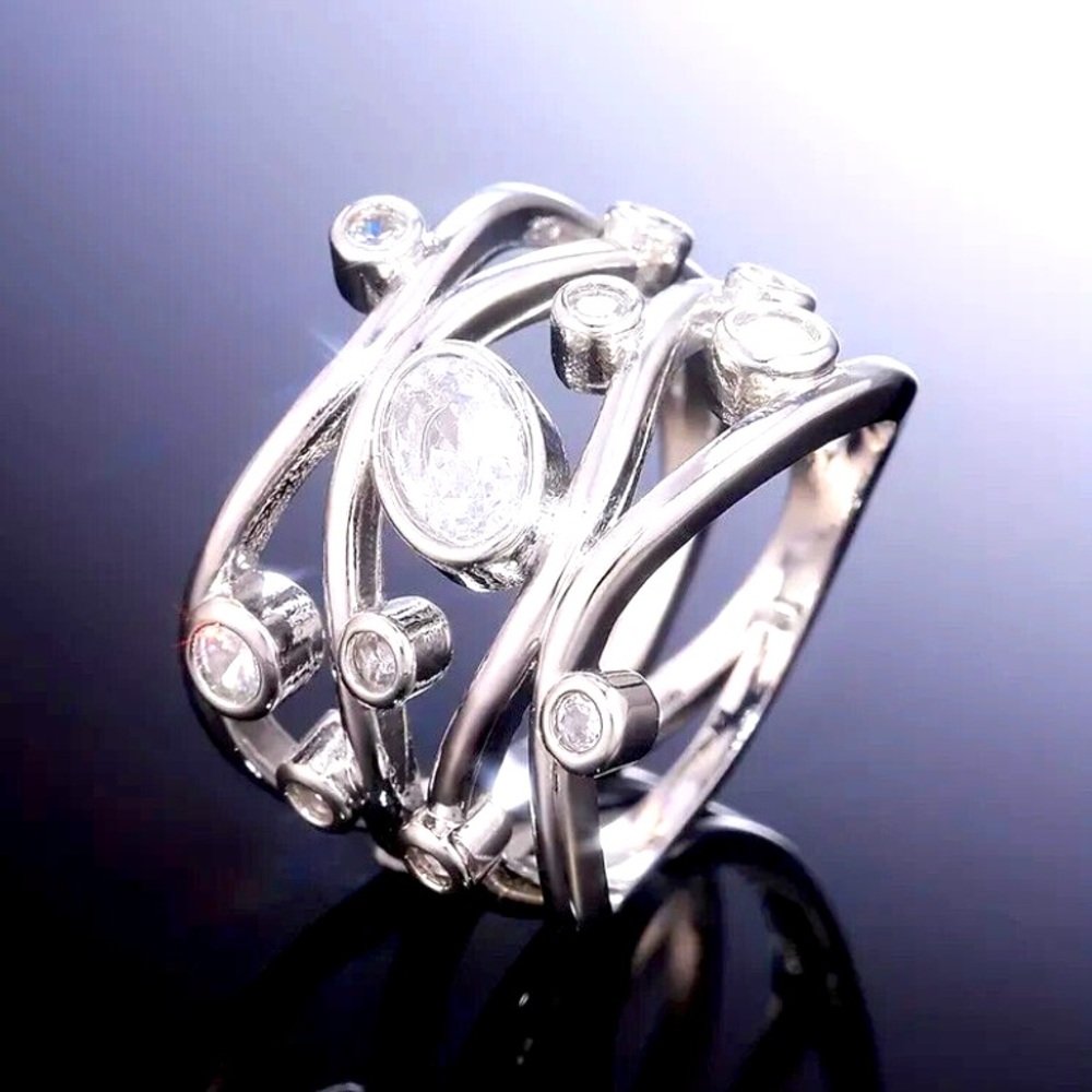 Gorgeous silvertone cocktail ring brand new